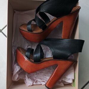 Charles Jourdan Paris leather and glossy wooden platform